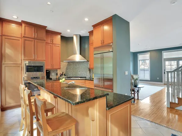 3 Regency Place image 7 of 17