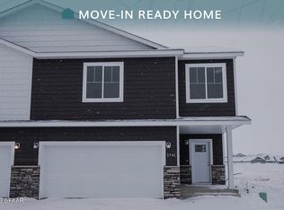 1741 Tobi Ln, Grand Forks, ND 58201