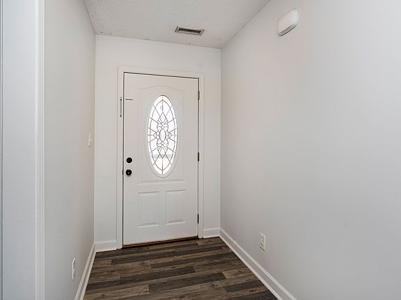 3rd image of 1575 Windy Holly Ln