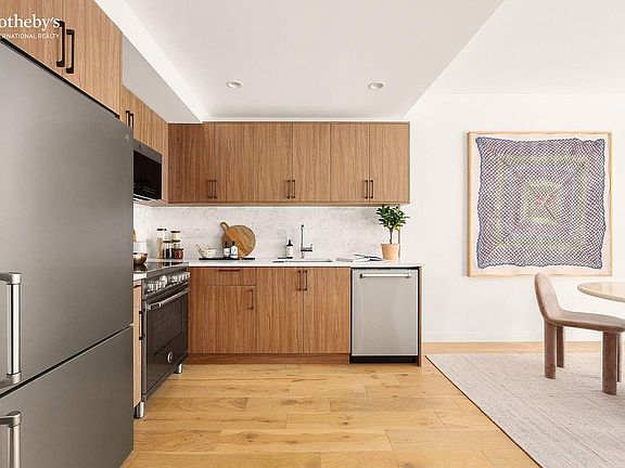 5th image of 216 20th St #1B