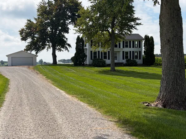 2586 E Strater Rd, Kendallville, IN 46755