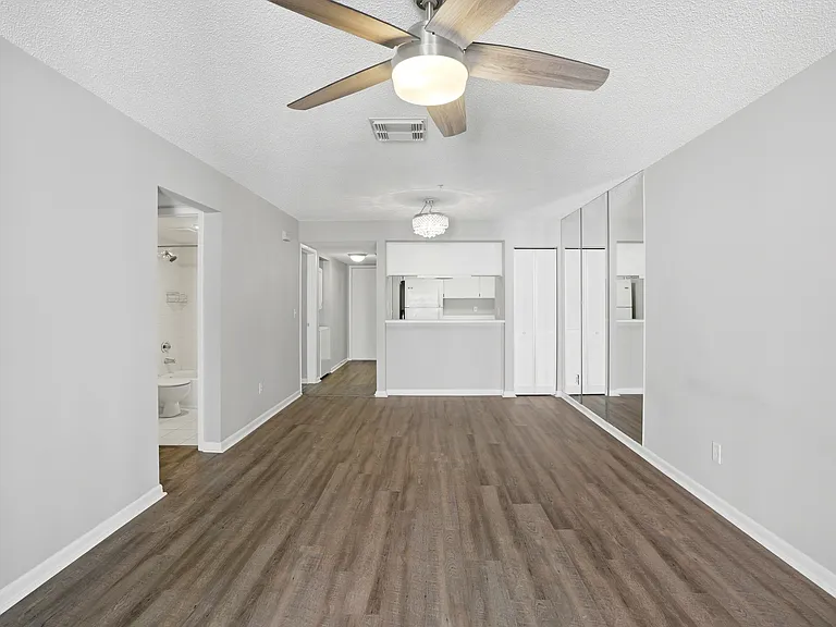 3002 W Cleveland St #B8 — Photo 12
