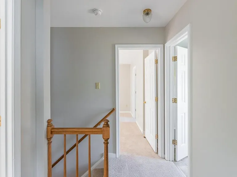 8915 Castle Point Dr — Photo 26
