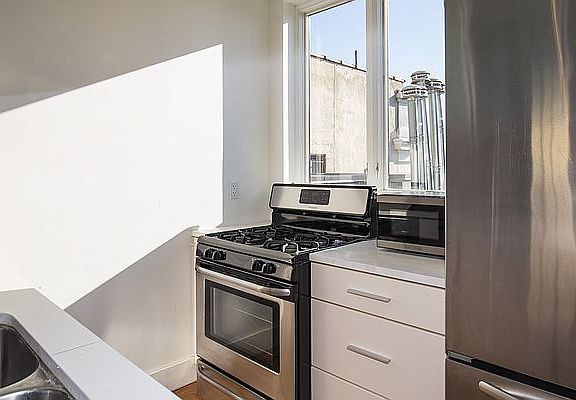 3rd image of 387 Franklin Ave APT 603