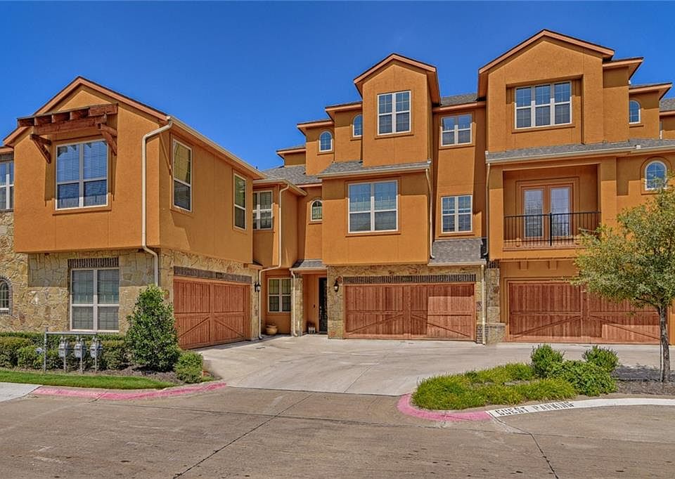 1st image of 2650 Venice Dr Unit 5