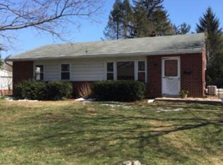 6287 Carpenter St, East Petersburg, PA 17520