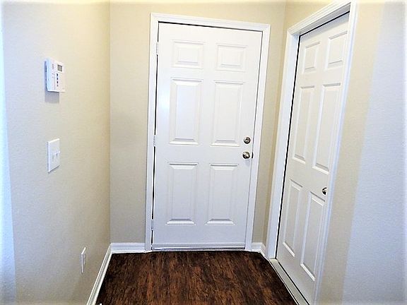 2nd image of 524 Lindsay Anne Ct