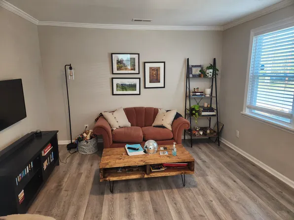 923 Clarendon St, Durham, NC 27705