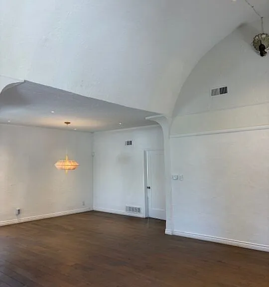 459 S Holt Ave — Photo 12