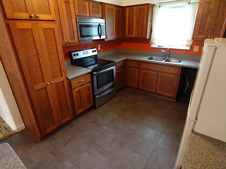 3313 N Locust St — Photo 18