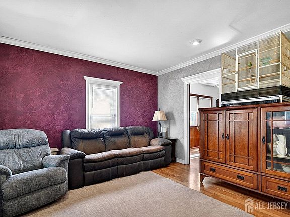 5th image of 30 Pershing Ave