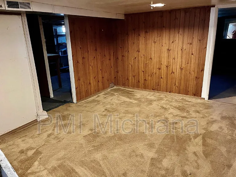 1829 S Jackson St — Photo 18