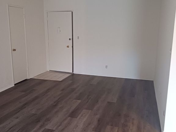 2nd image of 1120 N Fuller Ave #43