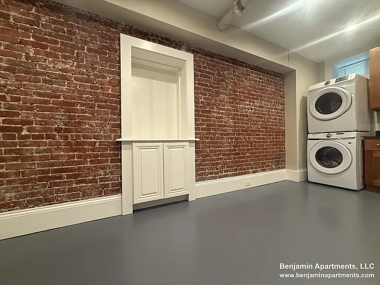 36 High St #2B — Photo 3