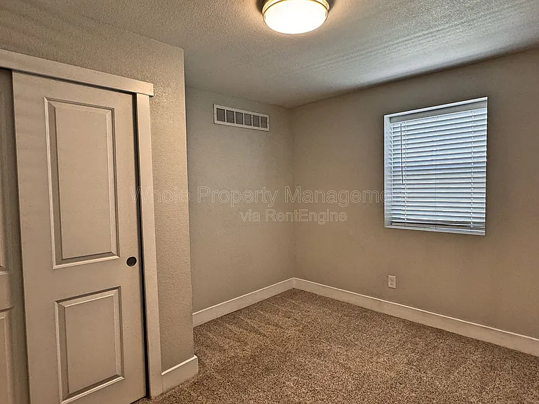 4720 Elm Ct — Photo 20