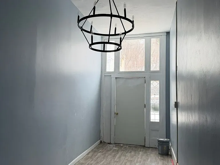 320 Main St #1 — Photo 3