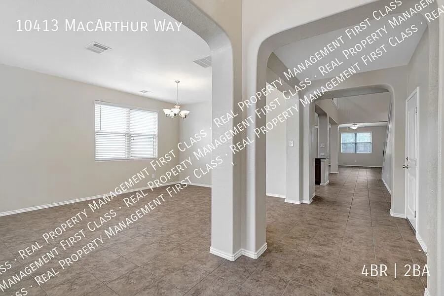 Move in ready 4 BR, 2.5 BA home in SCUISD! — Photo 3
