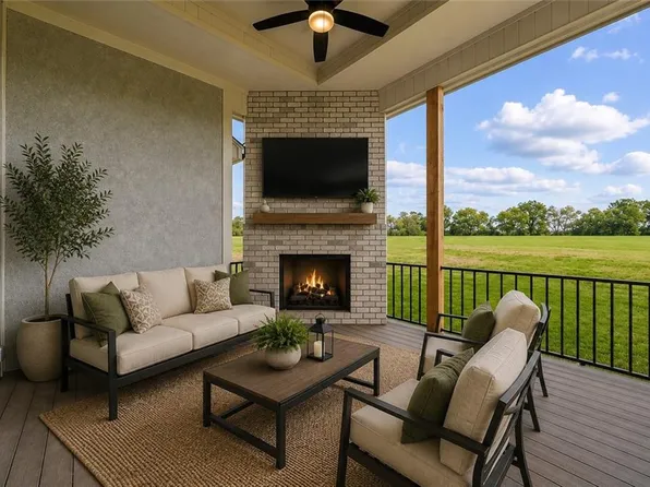 13511 Woodland Ranch Dr, Lone Jack, MO 64086