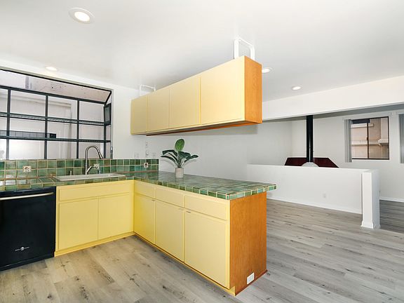 4th image of 11256 Nebraska Ave #1