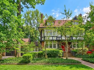 127 Roxborough Dr, Toronto, ON M4W 1X5