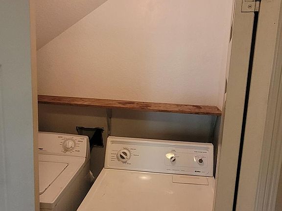 4th image of 1762 N Chestnut Ave #1762