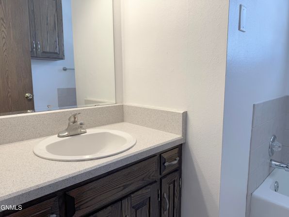 bismarck-north-dakota-447600754 picture