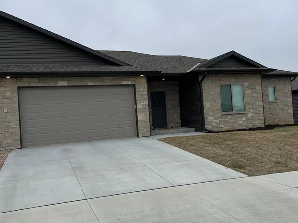 9930 Del Rio Dr, Lincoln, NE 68516