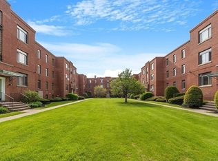 12 Ashland St APT 2L, Worcester, MA 01609