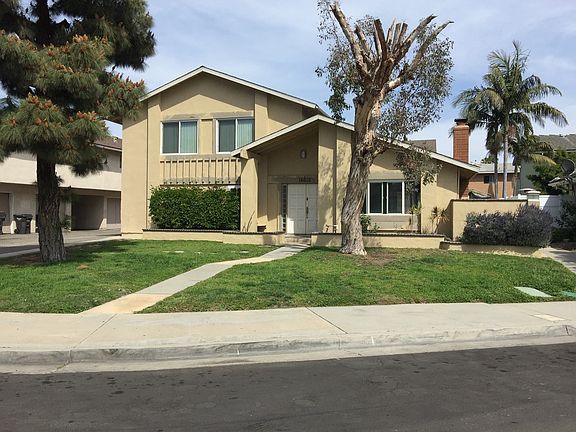 3rd image of 16602 Regina Cir