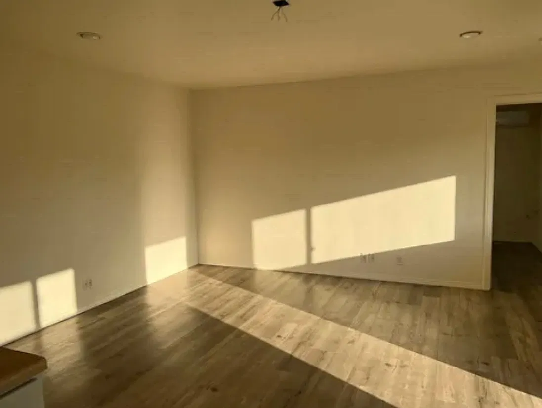 2 bed, 1128 sqft, $1,900 — Photo 4