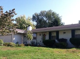 27424 Honeysuckle Ln, Elkhart, IN 46517