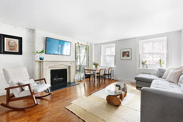 Sold by Compass | media 1