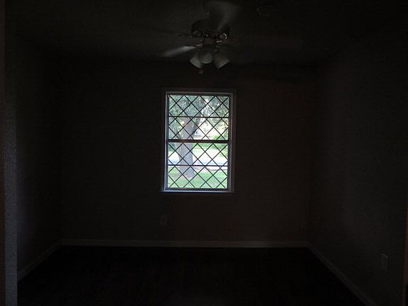 5th image of 710 S 10th St