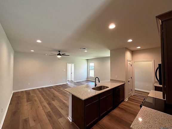 4th image of 2302 Sherris Way