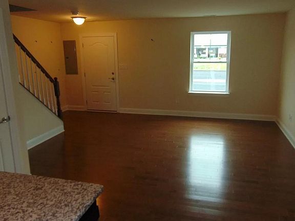 3rd image of 23605 Linkside Dr