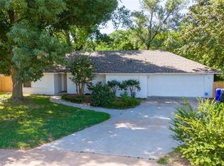 600 Black Hawk Dr, Norman, OK 73072