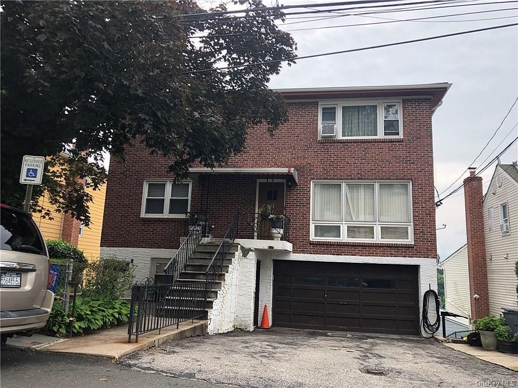 258 Mary Lou Ave Yonkers Ny 10703 Zillow
