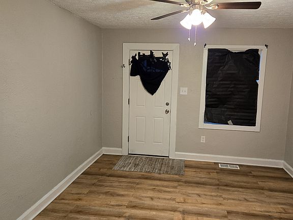 5th image of 2440 Paris Ave