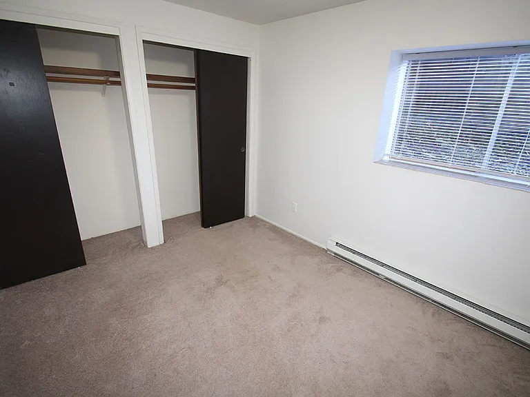 5112 Ravenna Apartments - Ravenna — Photo 16