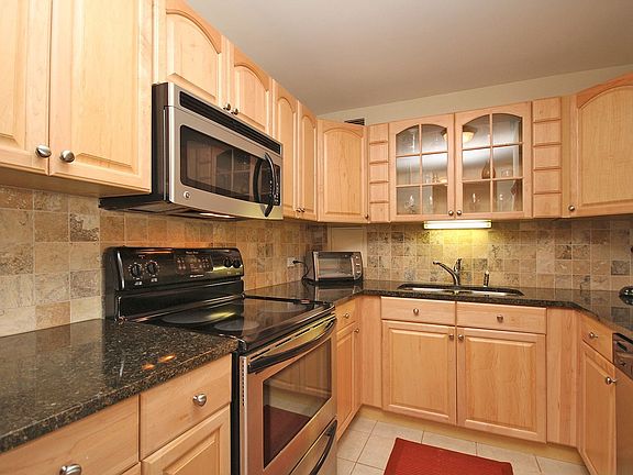 3rd image of 4343 N Clarendon Ave APT 1802