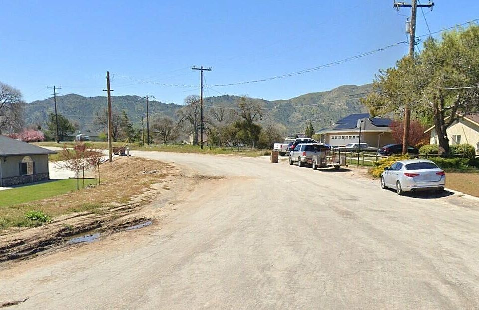 1st image of 19300 Moon Dr