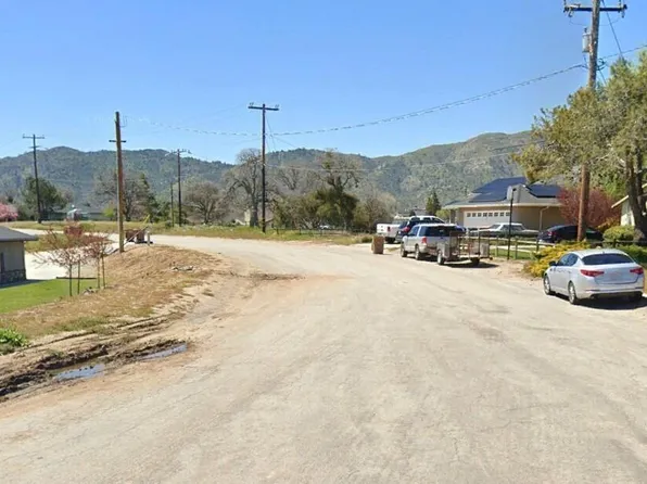 19300 Moon Dr, Tehachapi, CA 93561