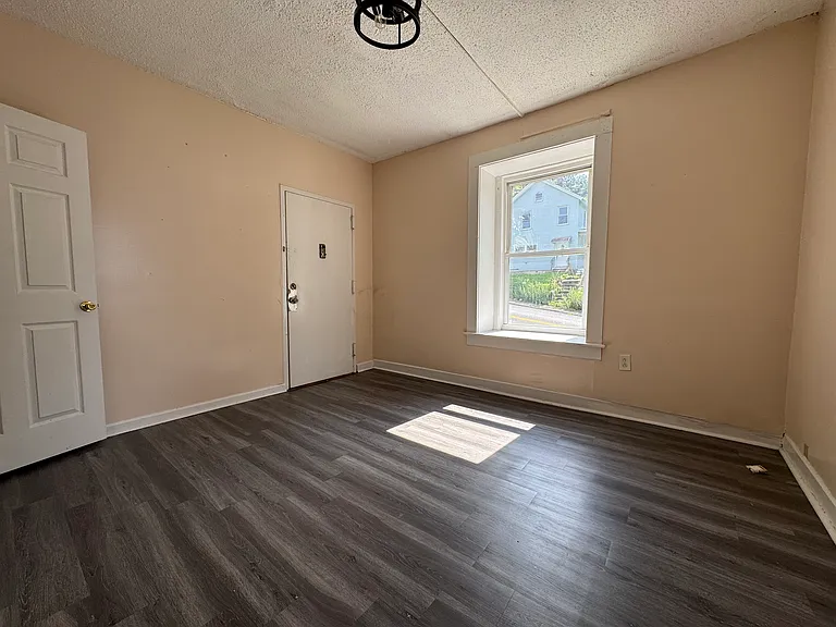 45 Long Hill Rd #1R — Photo 9