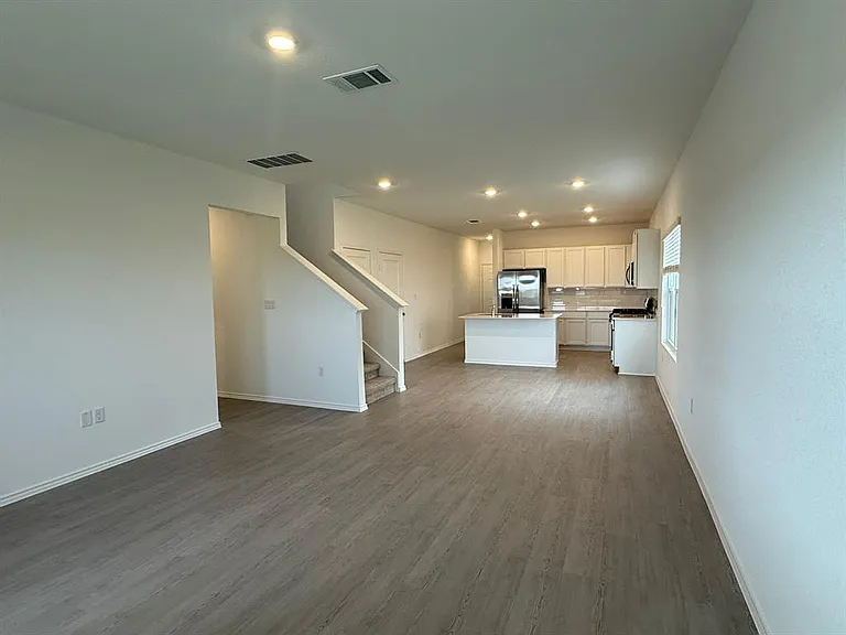 109 Imola St — Photo 11