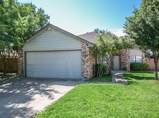 2302 Gladstone Dr, Arlington, TX 76018