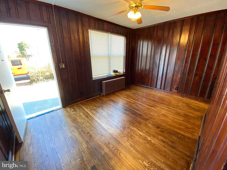 2114 E Landis Ave #10 — Photo 2