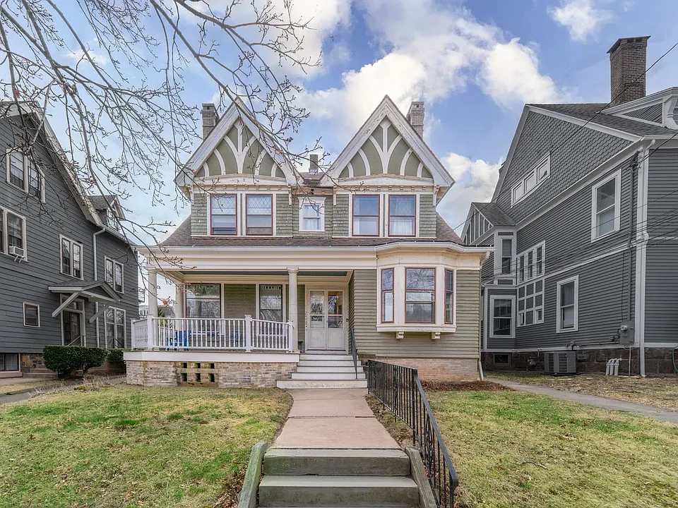 244 Edwards St