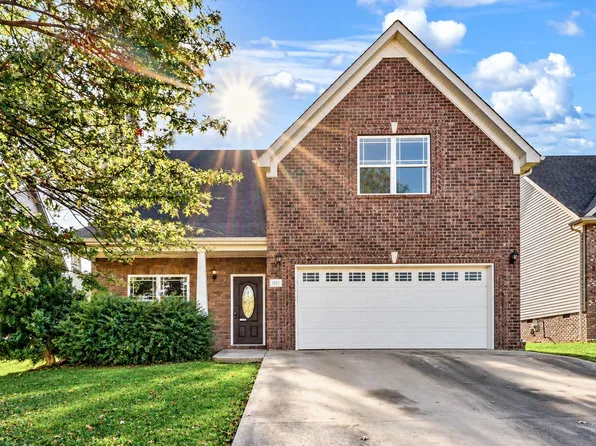 1352 Allmon Dr, Clarksville, TN 37042