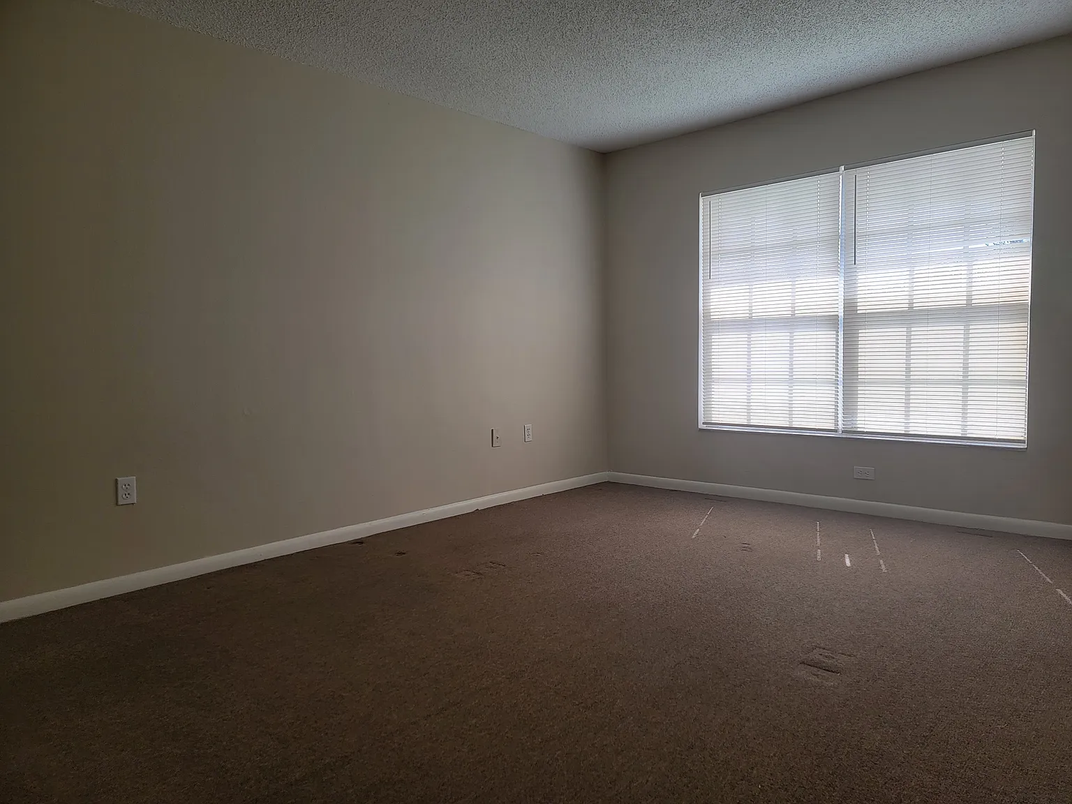 2 bed, 1050 sqft, $1,550 — Photo 2