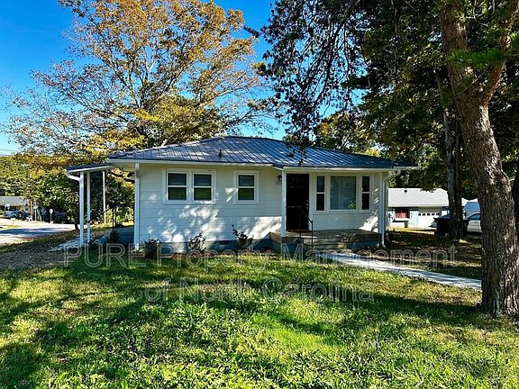 3rd image of 1013 Eleanor Dr